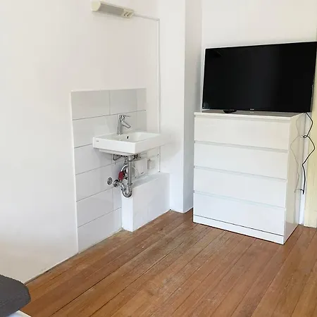 Apartman With Balcony In